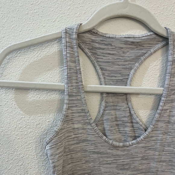 Lululemon Heather Gray Tank Top Size 2 - Picture 2 of 4
